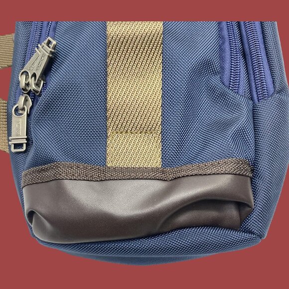 Tumi Alpha Bravo Compact Shoulder Bag|Chest Pack - Picture 4 of 5